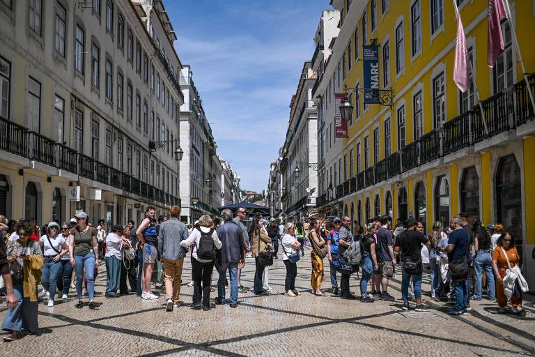 Apagão se soma a greve em sistema de trens e deixa cenário de caos em Portugal