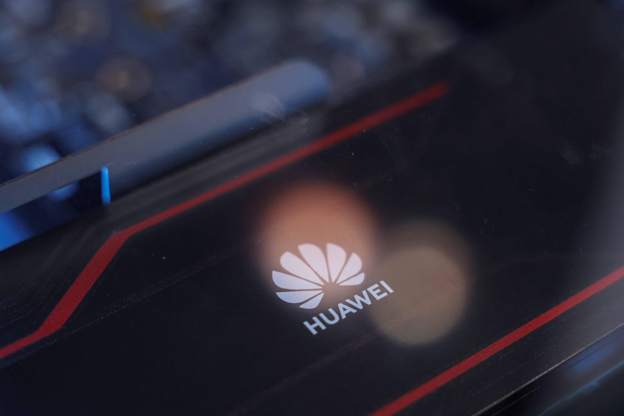 Huawei desenvolve novo chip de IA para se equiparar à Nvidia, diz jornal