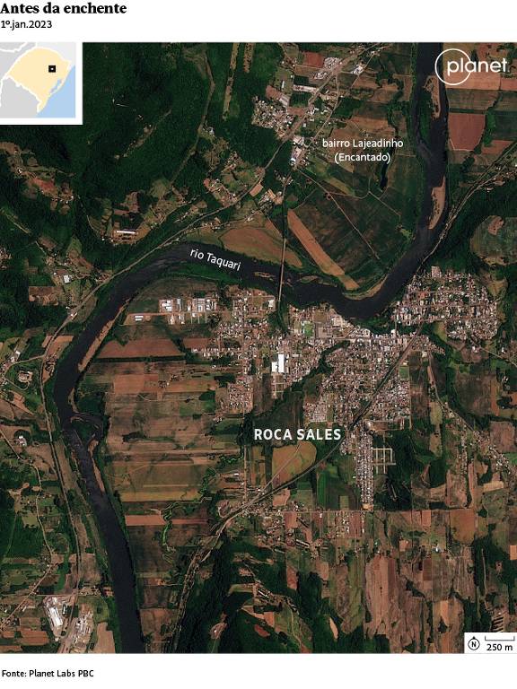 A imagem é uma fotografia de satélite da área de Roca Sales, mostrando a disposição geográfica da cidade e do rio Taquari. A imagem é datada de 1º de janeiro de 2023 e apresenta uma legenda no canto superior esquerdo com a frase 'Antes da enchente'. O rio Taquari é visível contornando a cidade, que está localizada em uma área predominantemente rural, com campos e vegetação ao redor. A escala da imagem é de 250 metros.