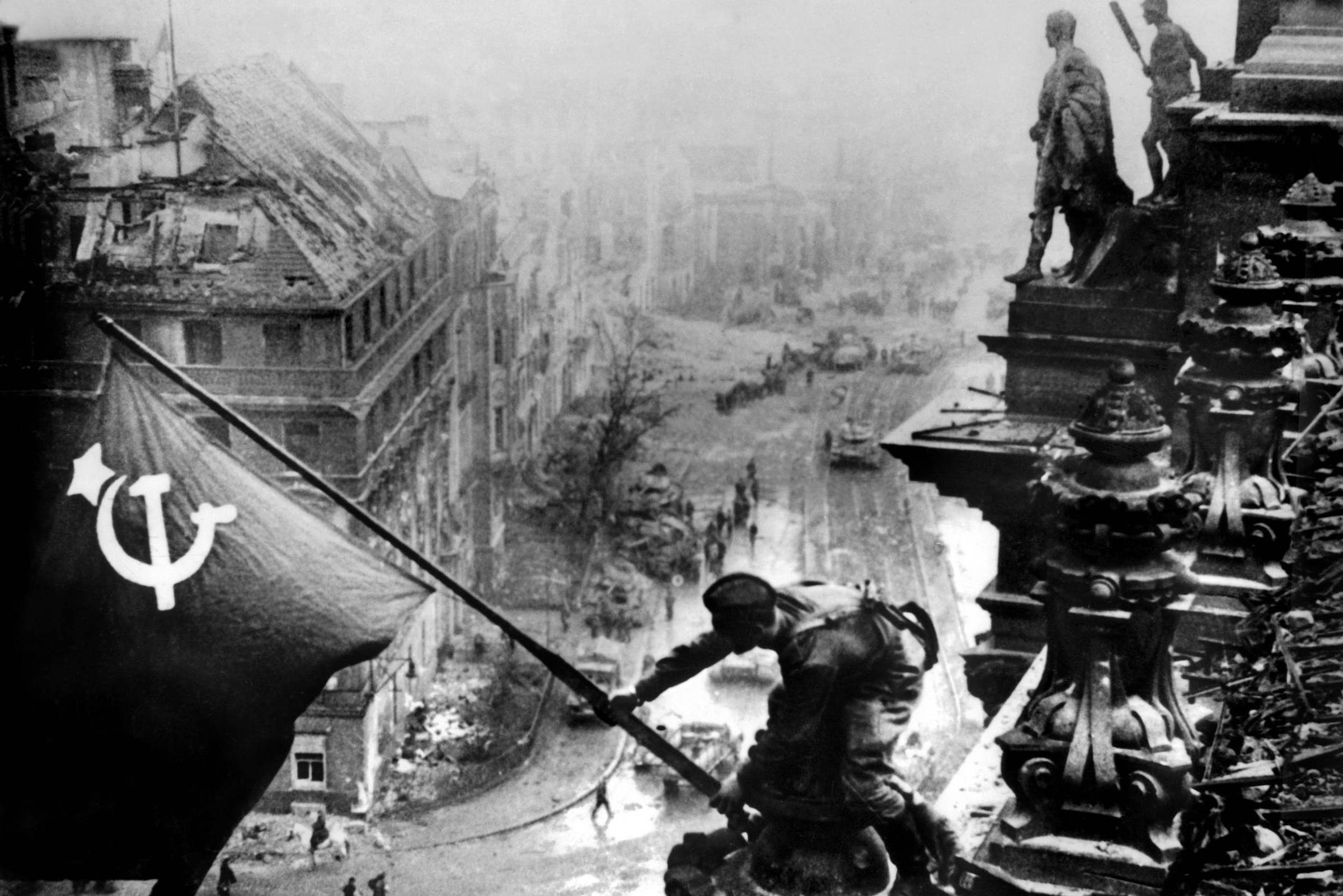 Revisionismo ocidental exalta Dia D e apaga papel decisivo da URSS