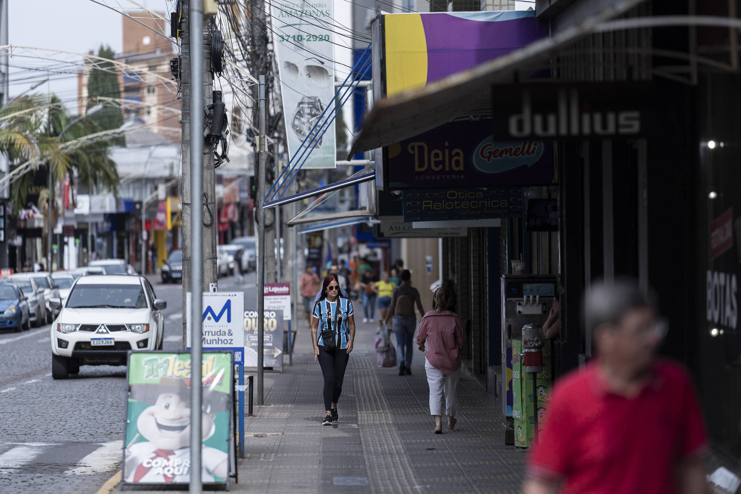 Economia gaúcha reage após enchentes de um ano atrás, mas volta a sofrer com clima em 2025