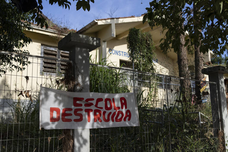 Escola também foi destruída no Navegantes