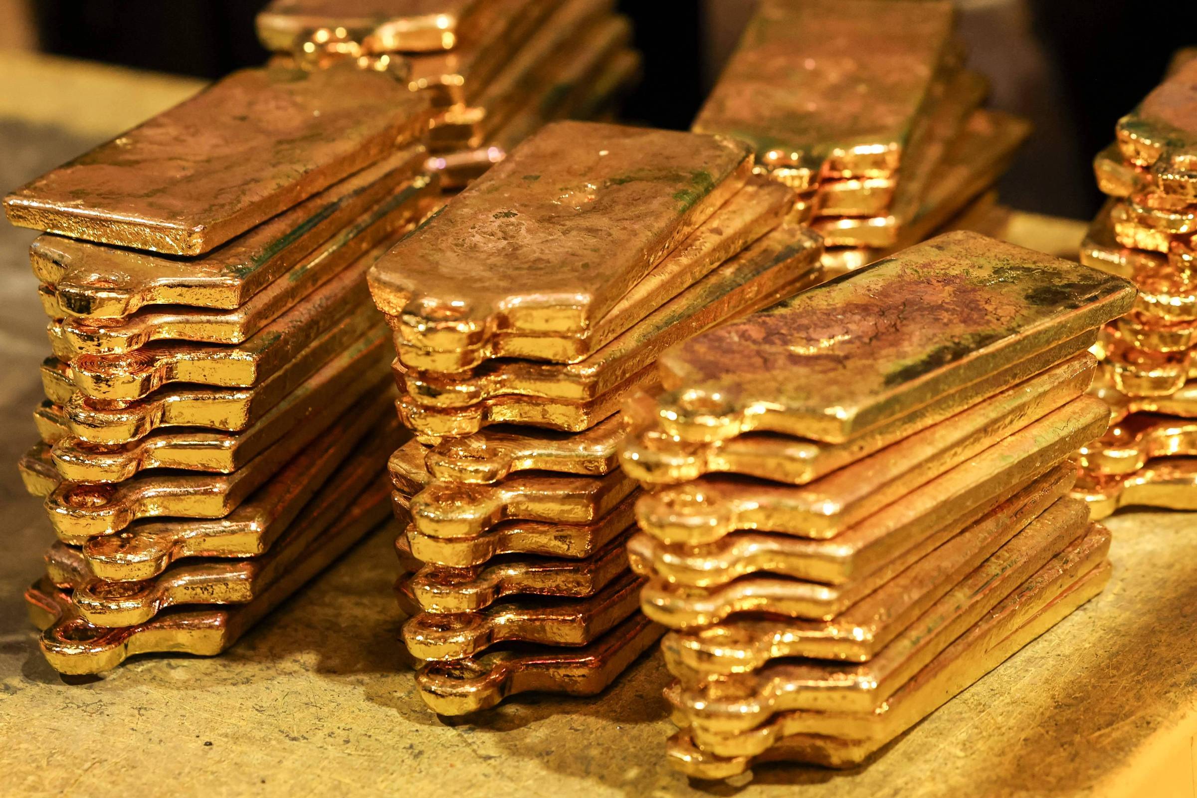 De porto seguro a quase imprescindível, ouro ganha espaço nas carteiras de investimento