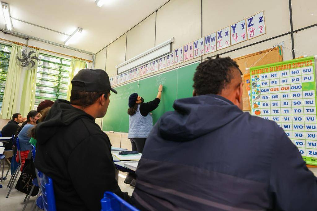 Educação de adultos precisa contemplar inclusão digital