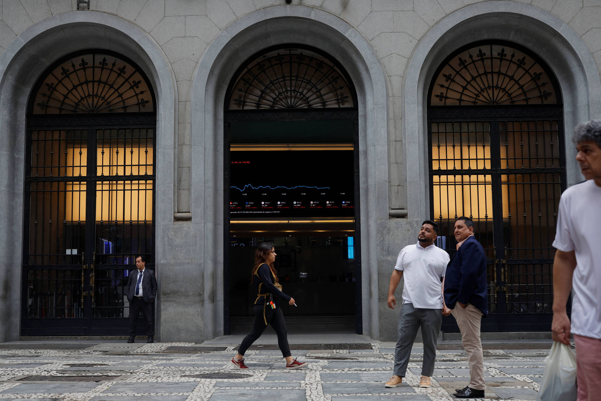 Interesse por ETFs cresce no Brasil em meio a facilidades para investir; veja vantagens e riscos