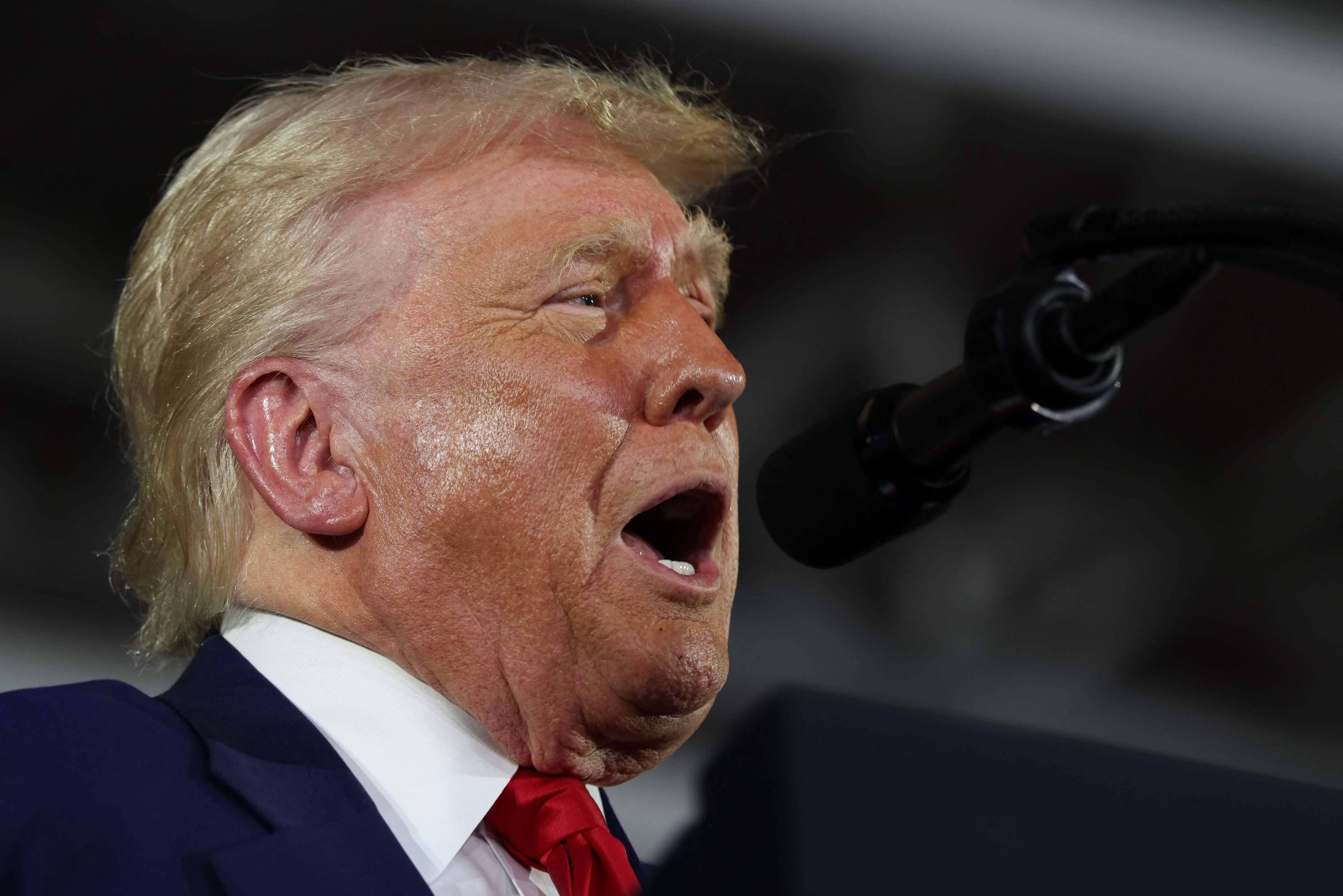 Eu sei mais sobre taxas de juros do que ele, diz Trump sobre presidente do Fed