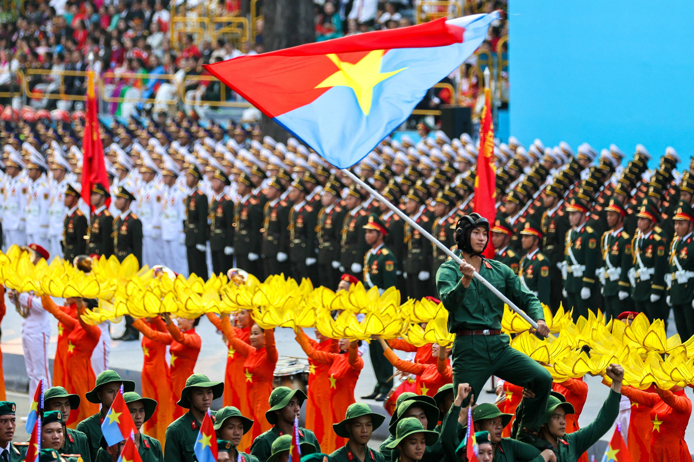 Vietnã celebra 50 anos de vitória na guerra com desfile
