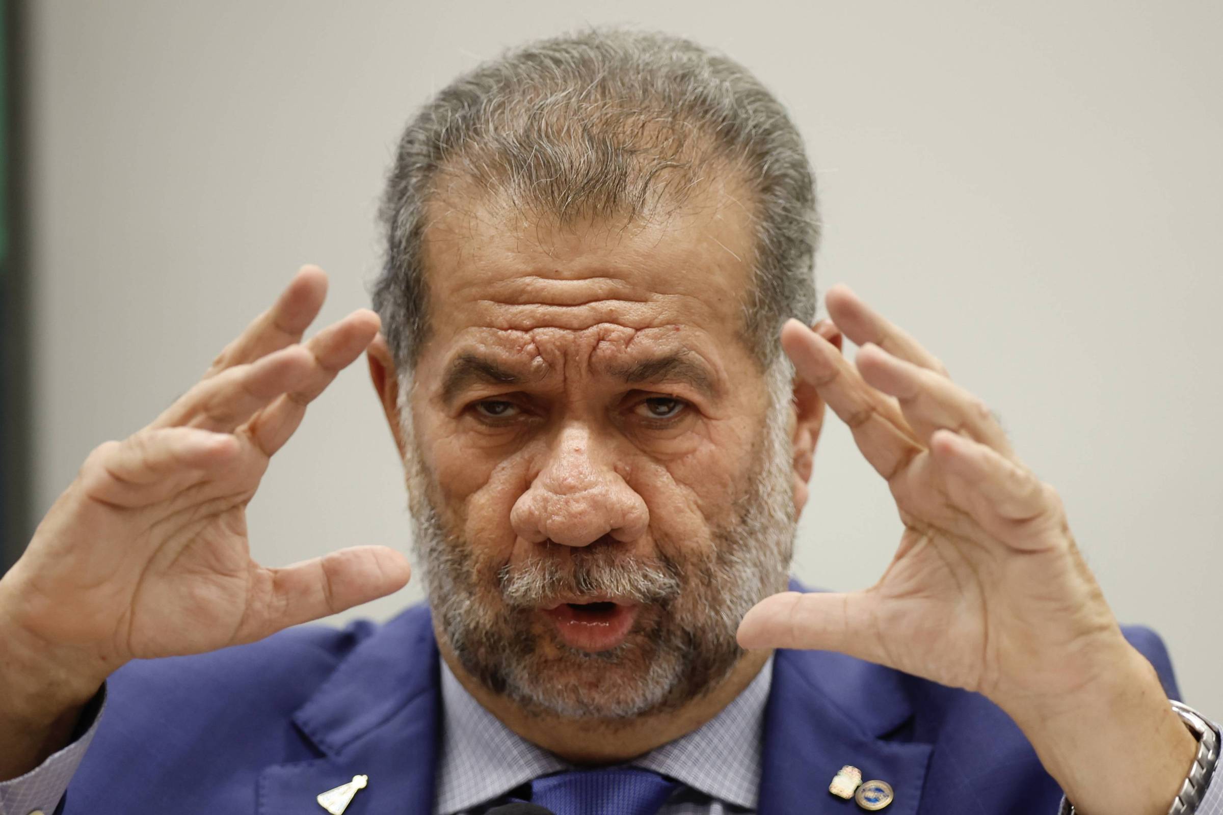 Oposição diz que conseguiu assinaturas para CPI do INSS