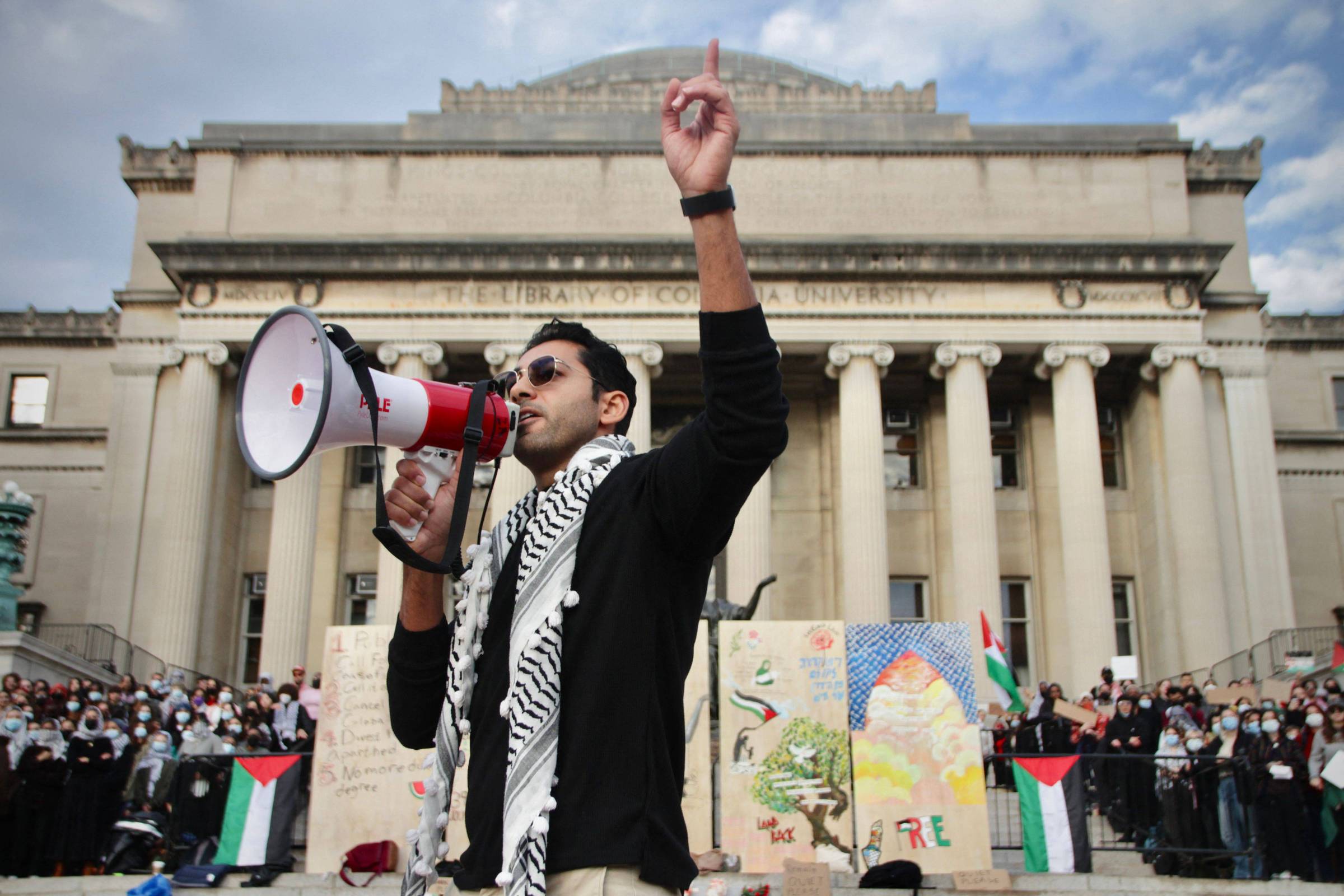 Juiz liberta estudante palestino de Columbia preso em entrevista de imigração