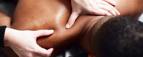 There?s no question it feels good and relaxes you. But does massage really affect sore muscles? (Nicholas Sansone/The New York Times) ORG XMIT: XNYT0729