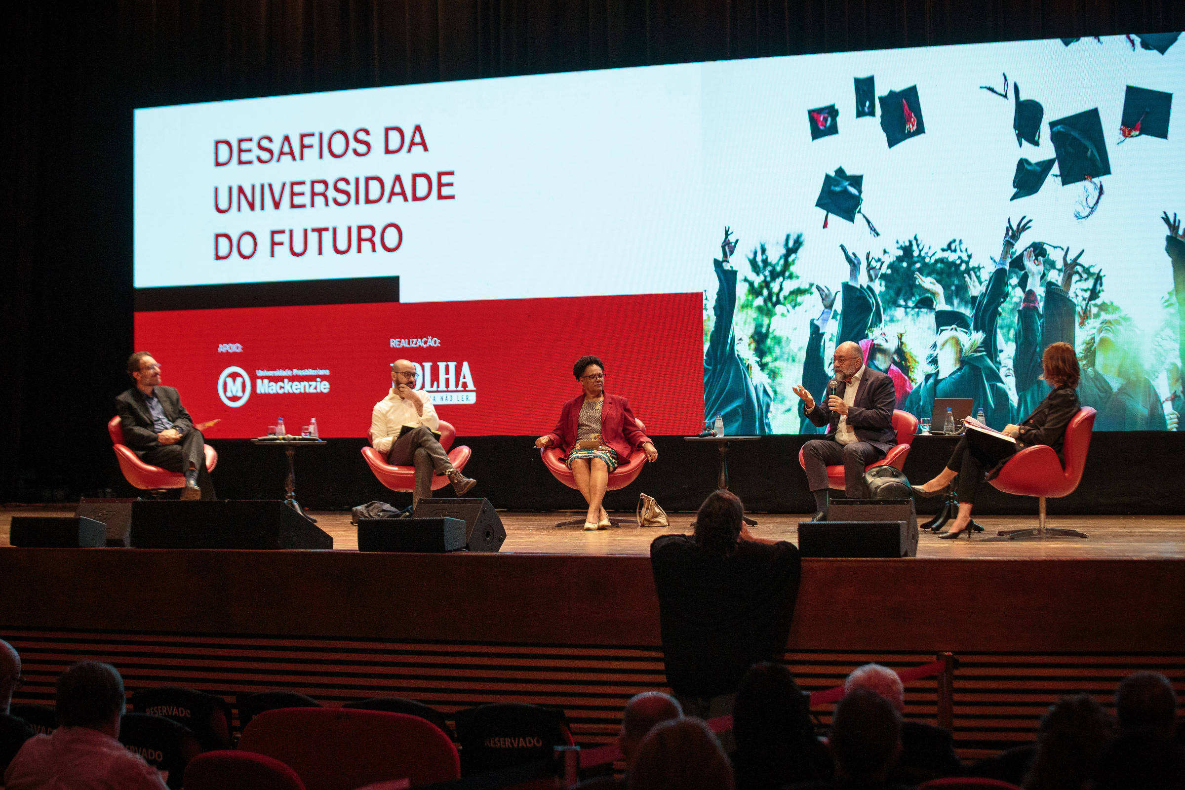 Universidades precisam se reformular para atrair nova geração, dizem especialistas