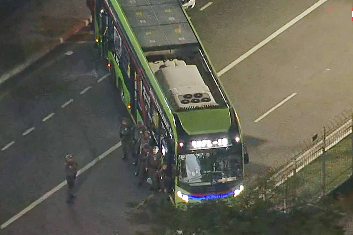 Motorista de ônibus é feito refém na zona leste de São Paulo; Gate é acionado