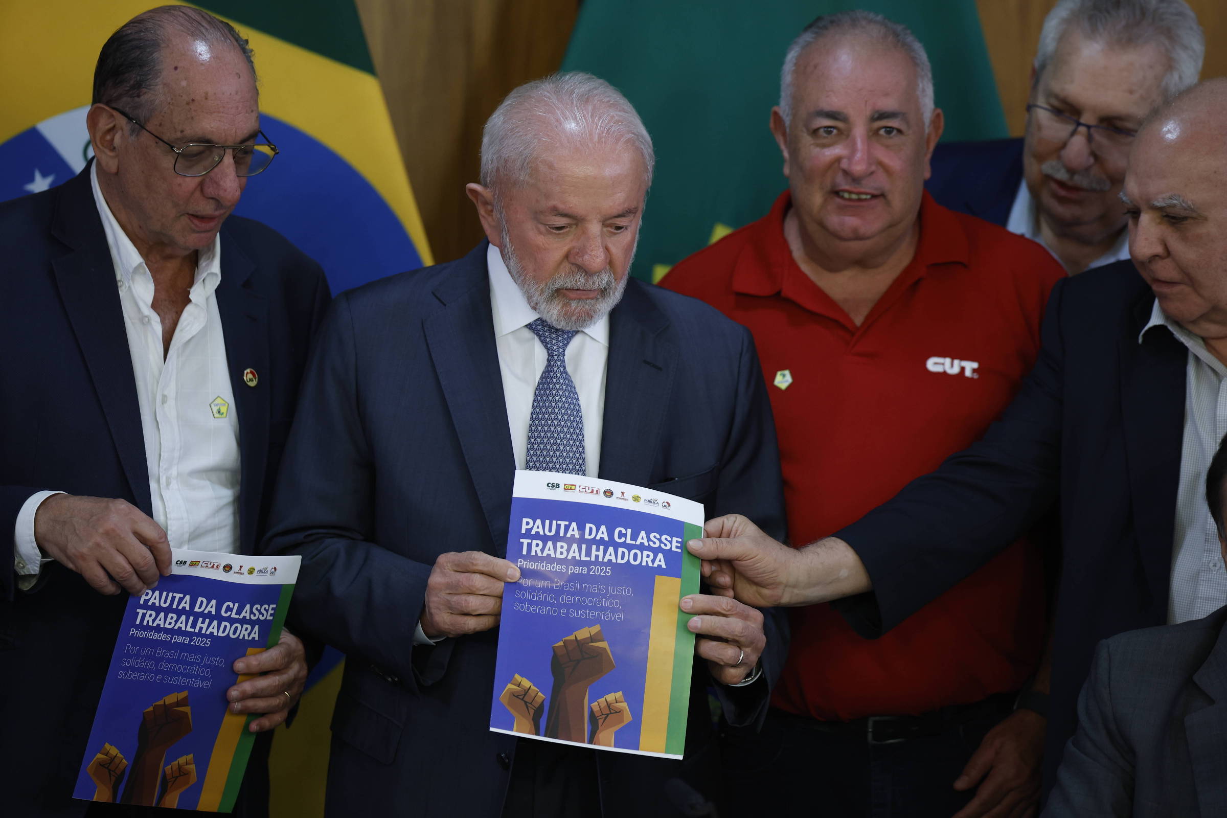 Lula fala em 'aprofundar debate' sobre escala 6x1; veja e leia íntegra de discurso
