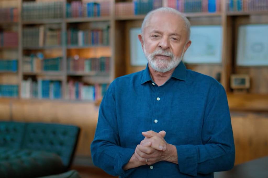 Lula cita escândalo do INSS pela primeira vez e diz que associações devem ressarcir quem foi lesado; veja vídeo
