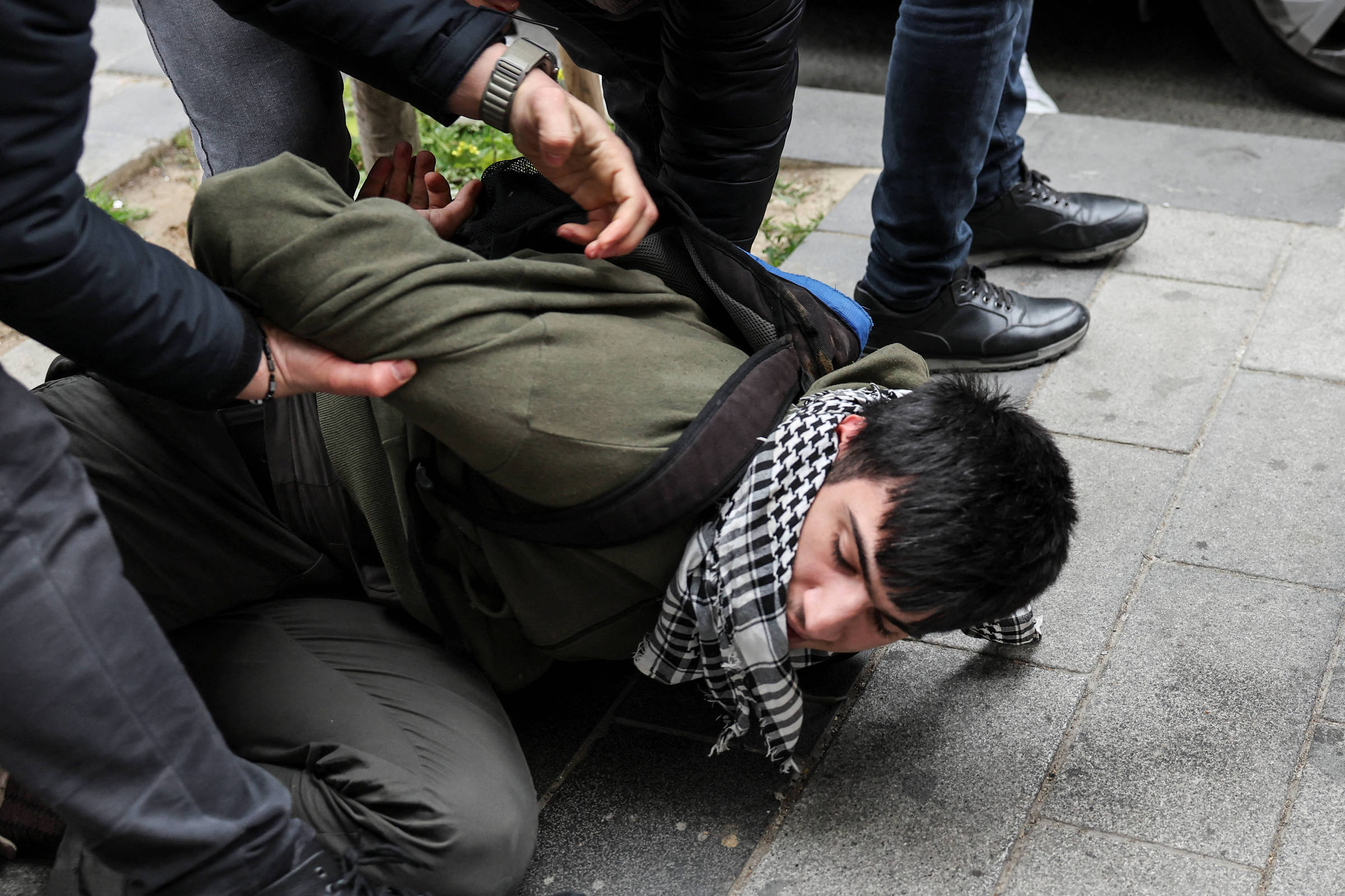 Comemorações do Dia do Trabalho têm 400 presos na Turquia e confusão nas Filipinas; veja fotos pelo mundo