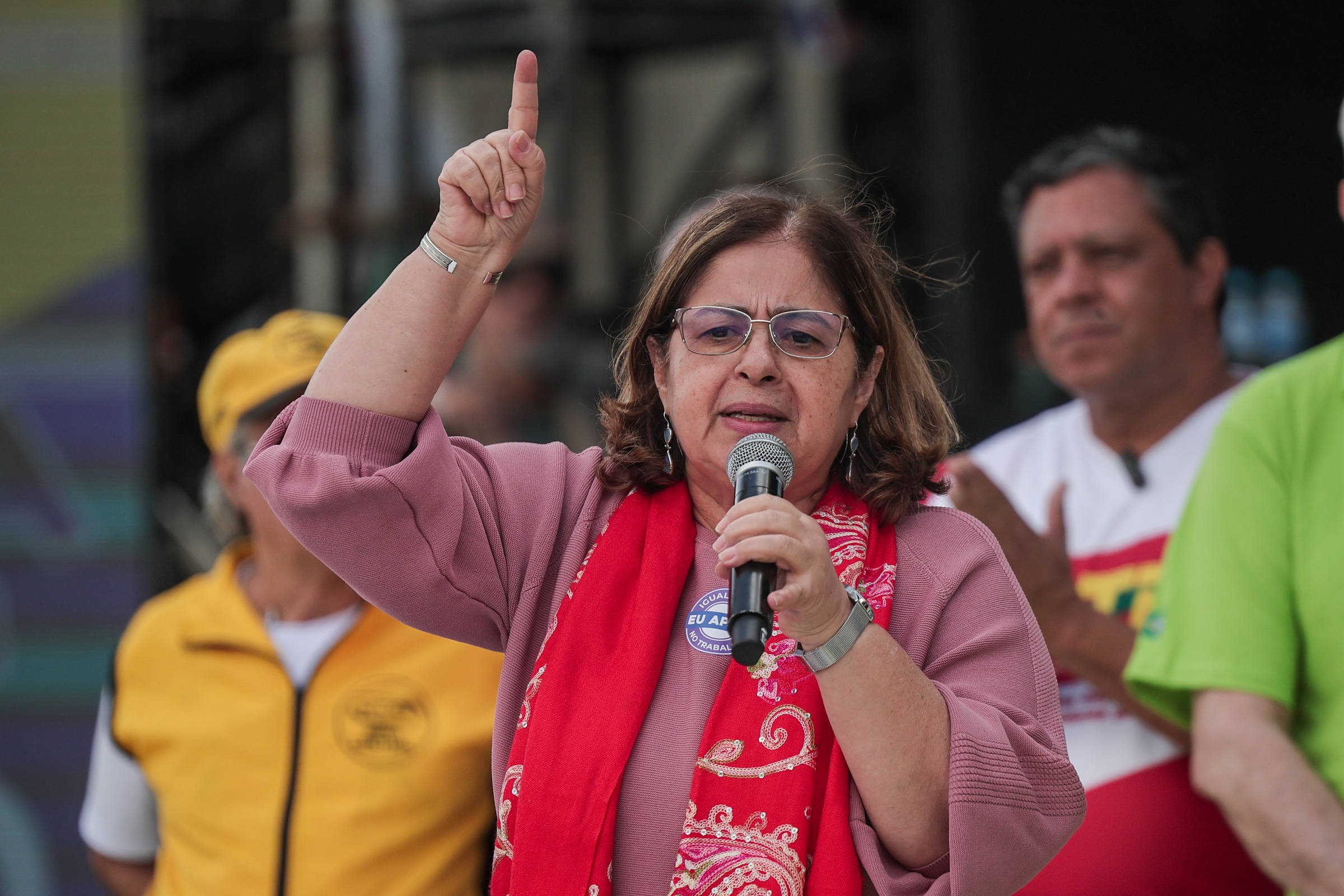Ministra das Mulheres se reúne com Lula e deixa Planalto sem falar