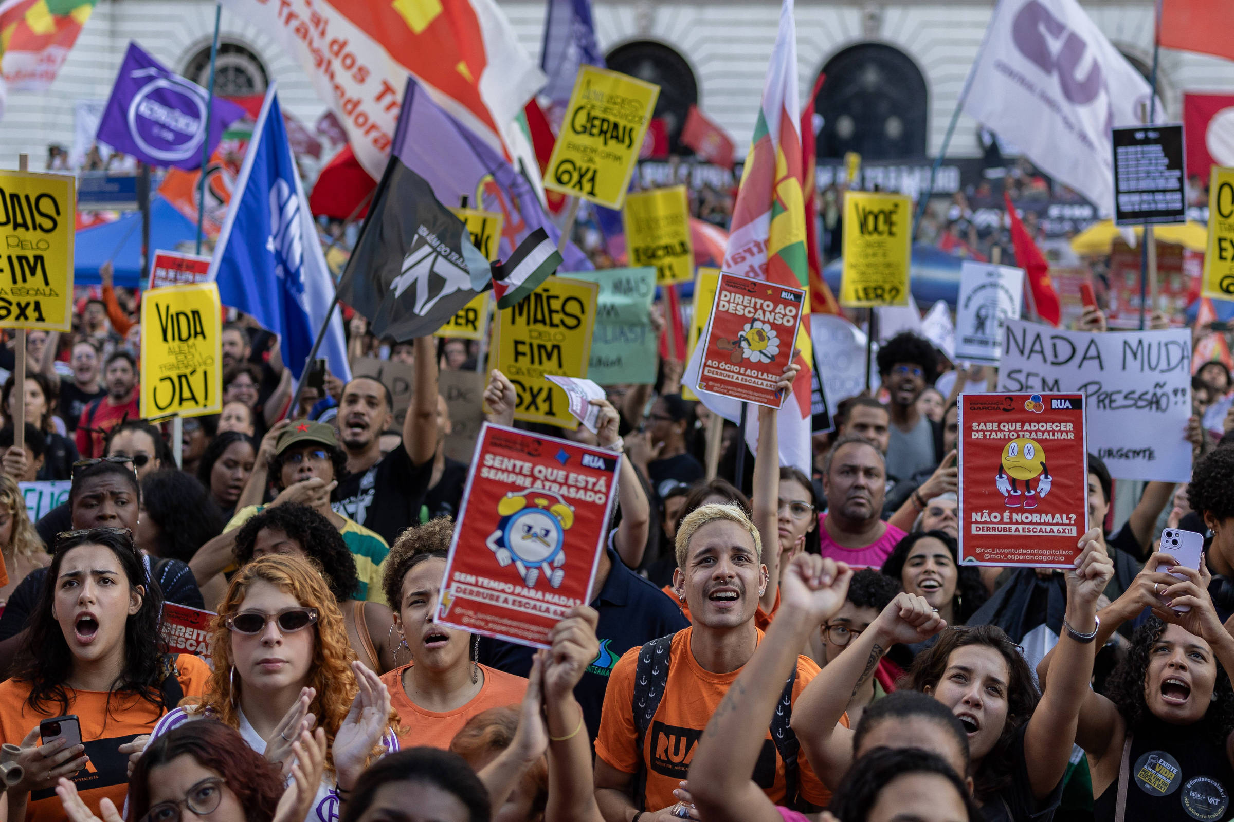 Fim da escala 6x1 une centrais sindicais e ministros em manifestações do 1º de Maio