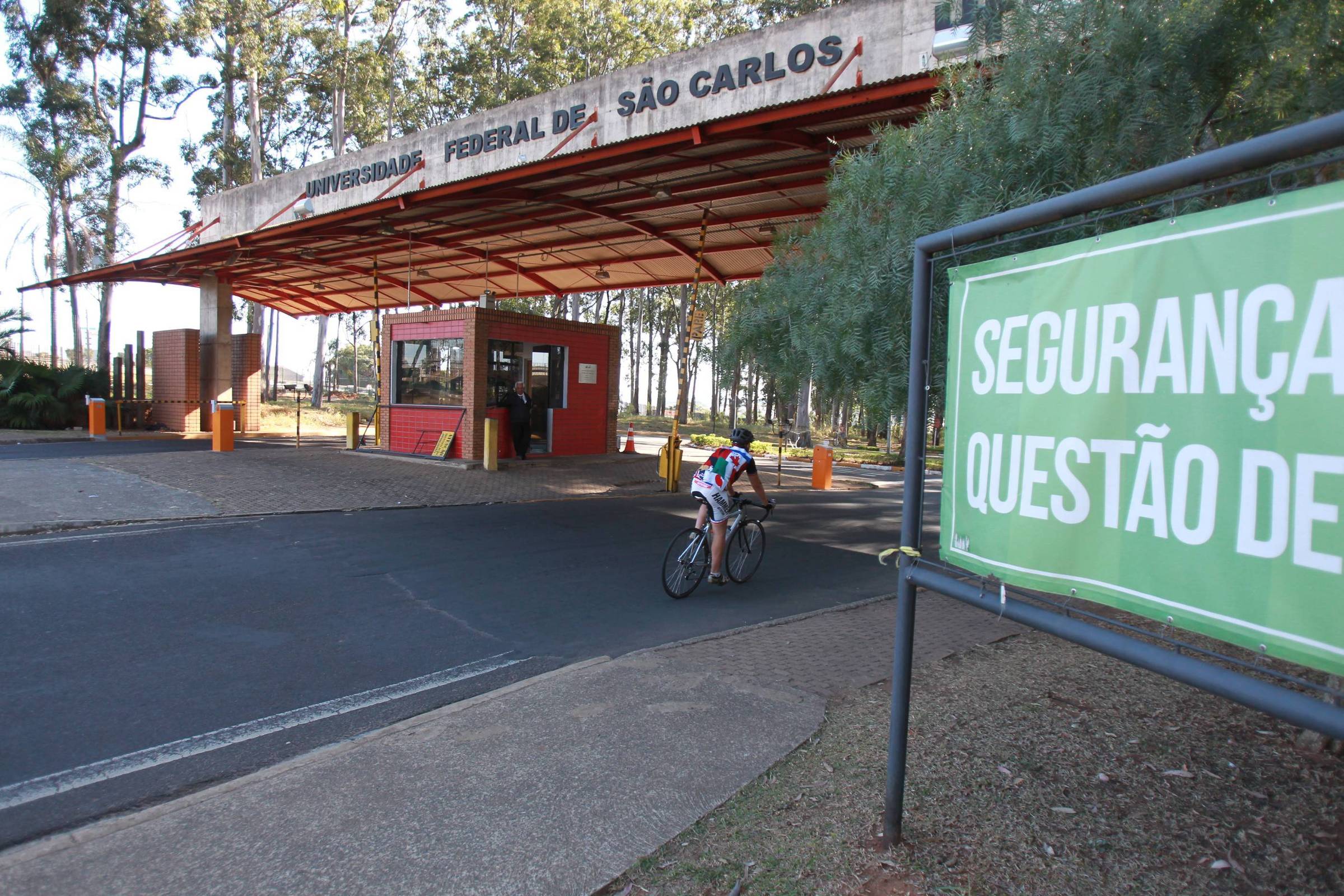 Deputado aciona PGR contra cota para trans na UFSCar