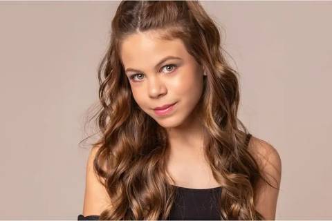 A atriz mirim Milena Brandão, figurante da novela 'A Infância de Romeu e Julieta'