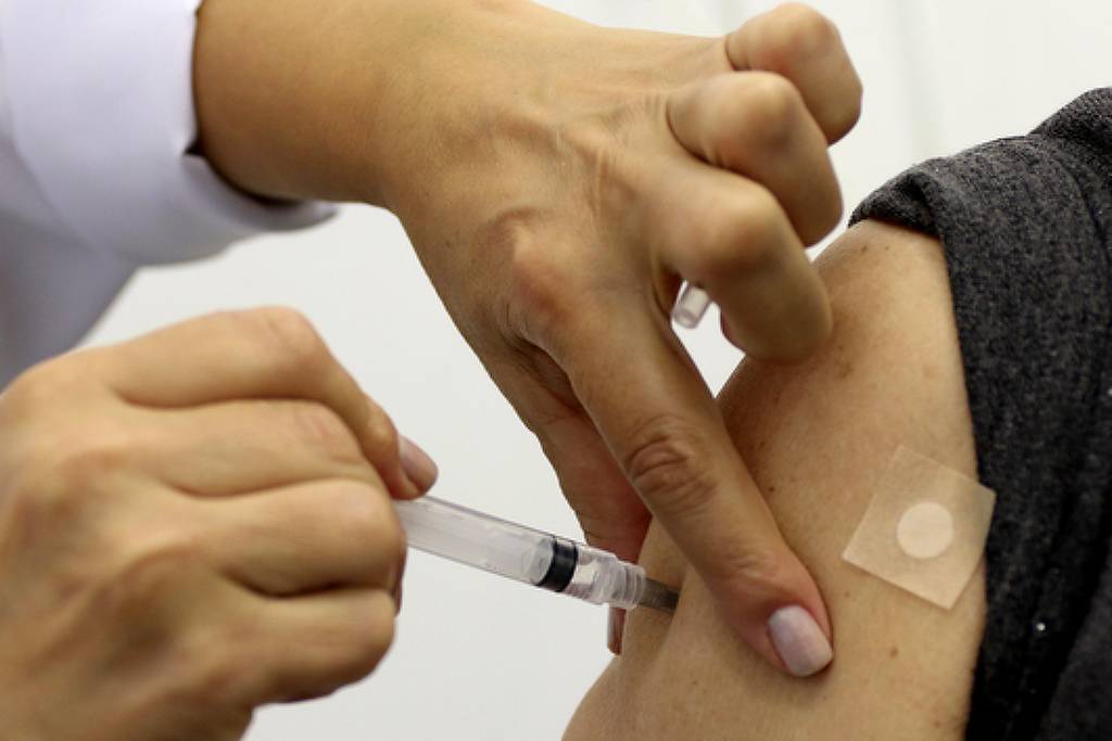 Ministério da Saúde amplia vacinação contra hepatite A para usuários de PrEP