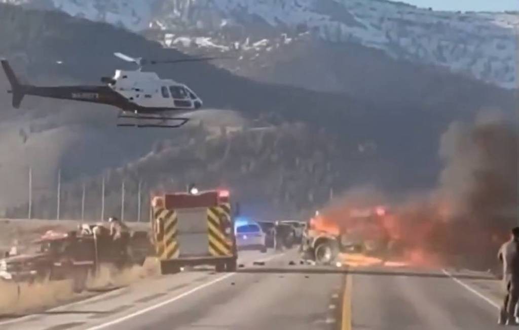 Acidente envolvendo van com turistas deixa 7 mortos perto de Yellowstone
