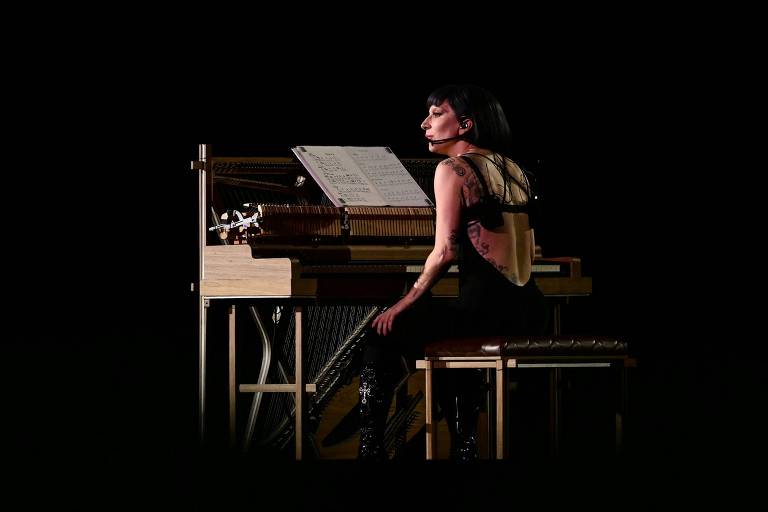 Lady Gaga durante ensaio em Copacabana, antes de seu megashow