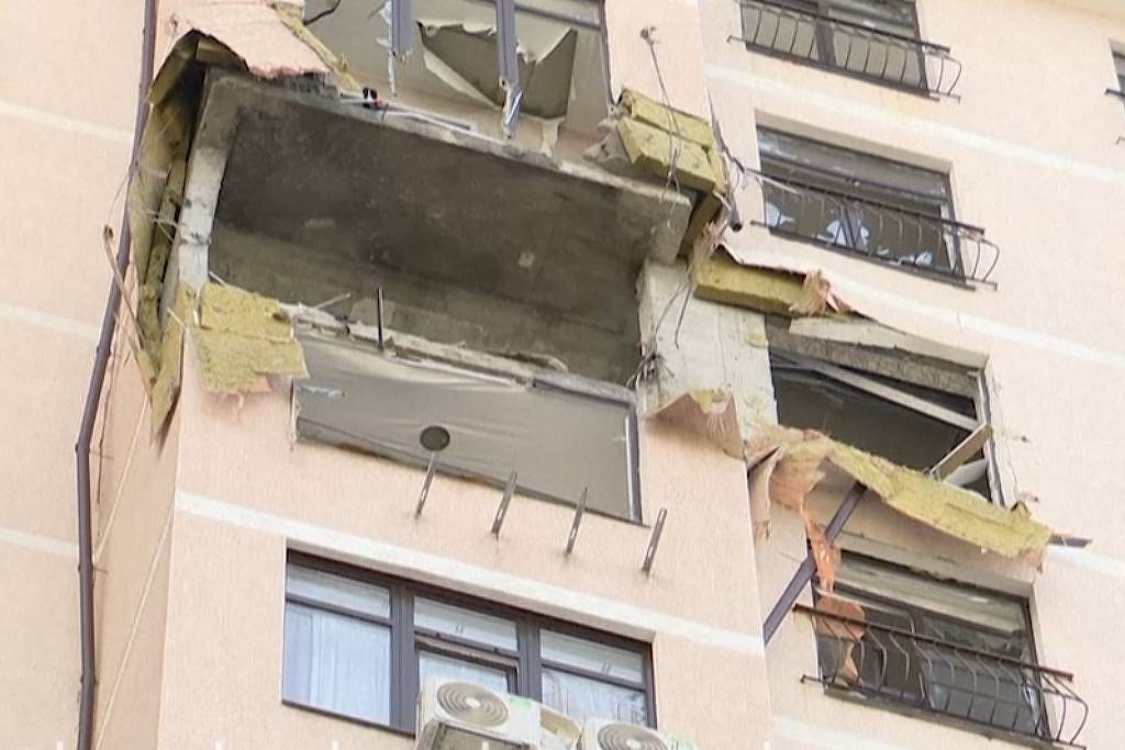Ucrânia ataca porto, e Rússia decreta estado de emergência; veja vídeo