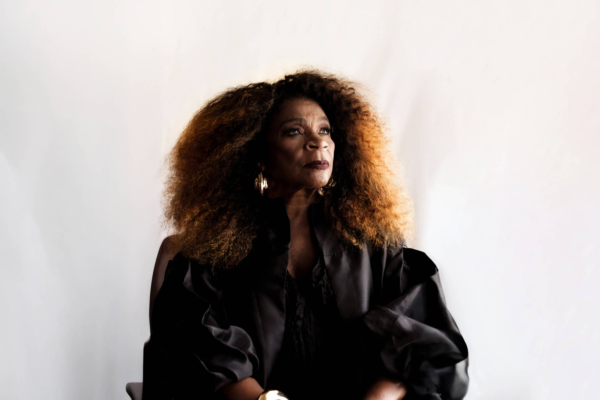 Zezé Motta voltará ao teatro após dez anos para monólogo baseado em livro de Maya Angelou