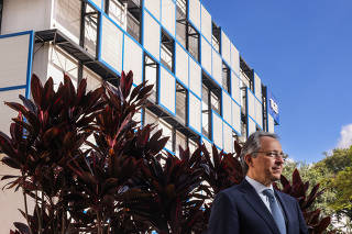 AUMENTO DO COMPLEXO INDUSTRIAL