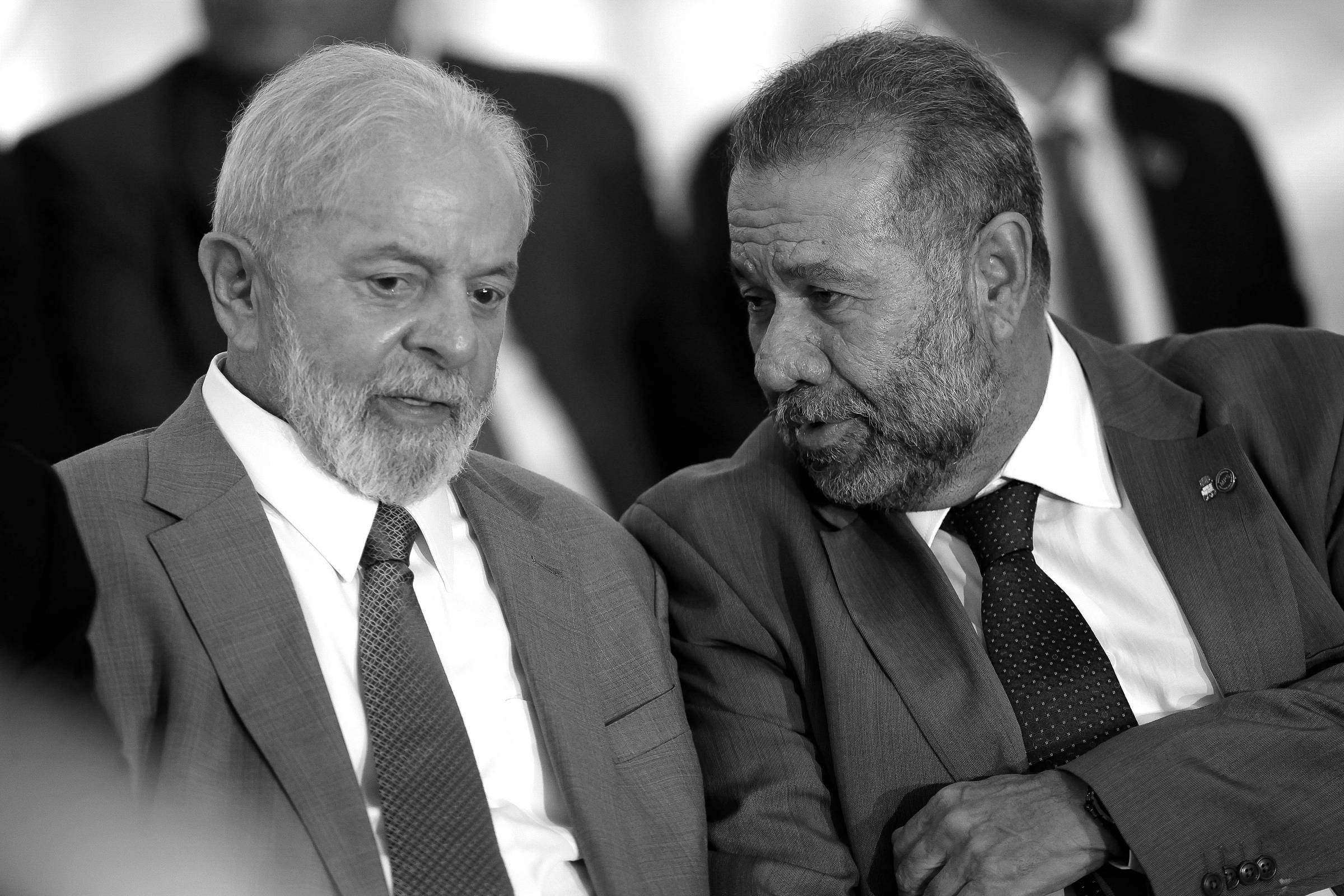 Saída de Lupi, inevitável, não encerra escândalo