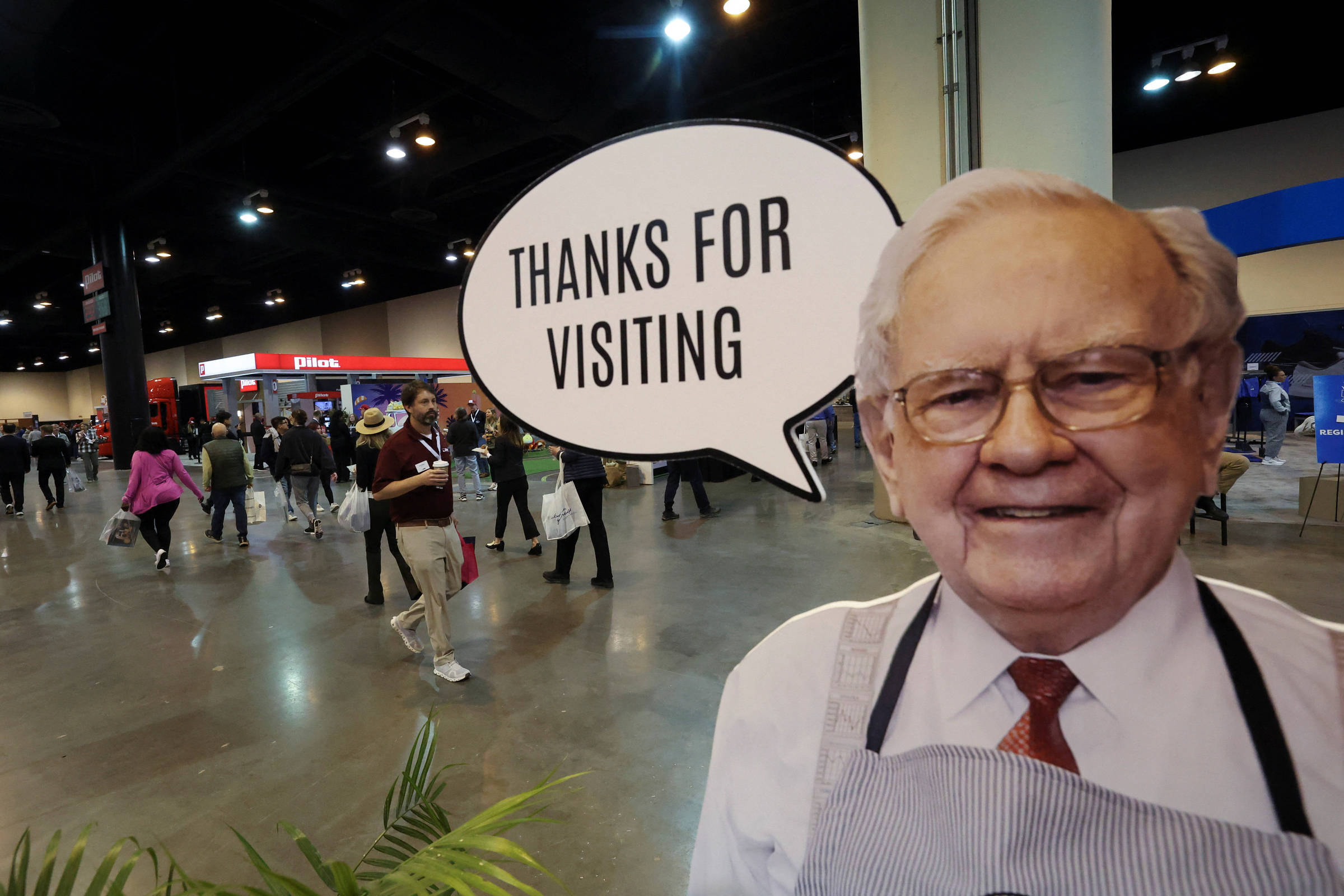 'Devotos de Buffett' se despedem em comovente peregrinação em Omaha