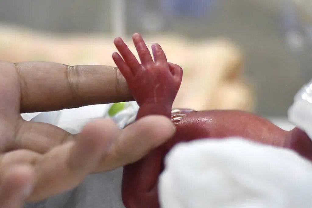 Primeiro bebê é deixado em berçário anônimo para adoção em Tóquio