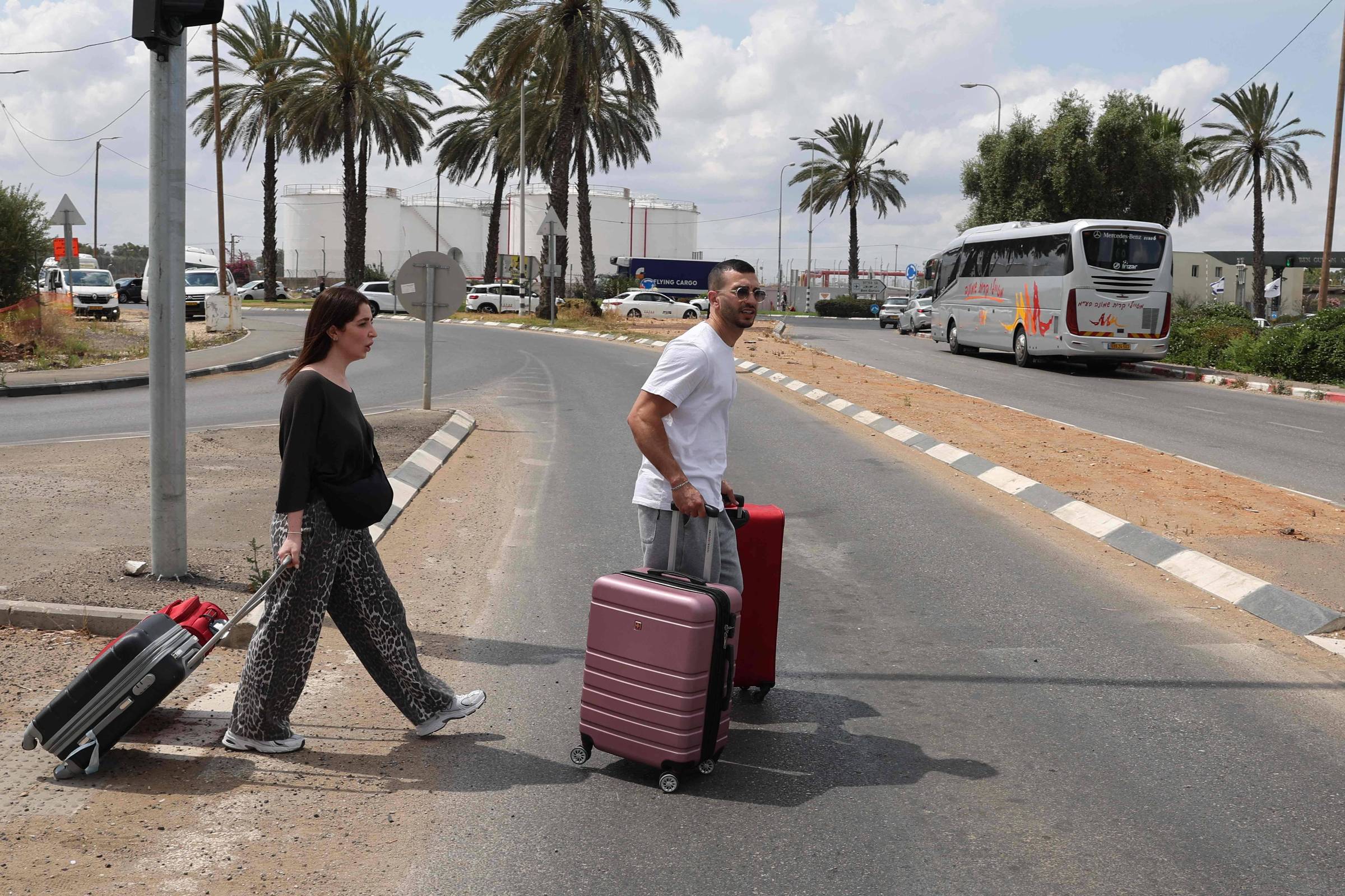 Míssil lançado do Iêmen cai perto do principal aeroporto de Israel