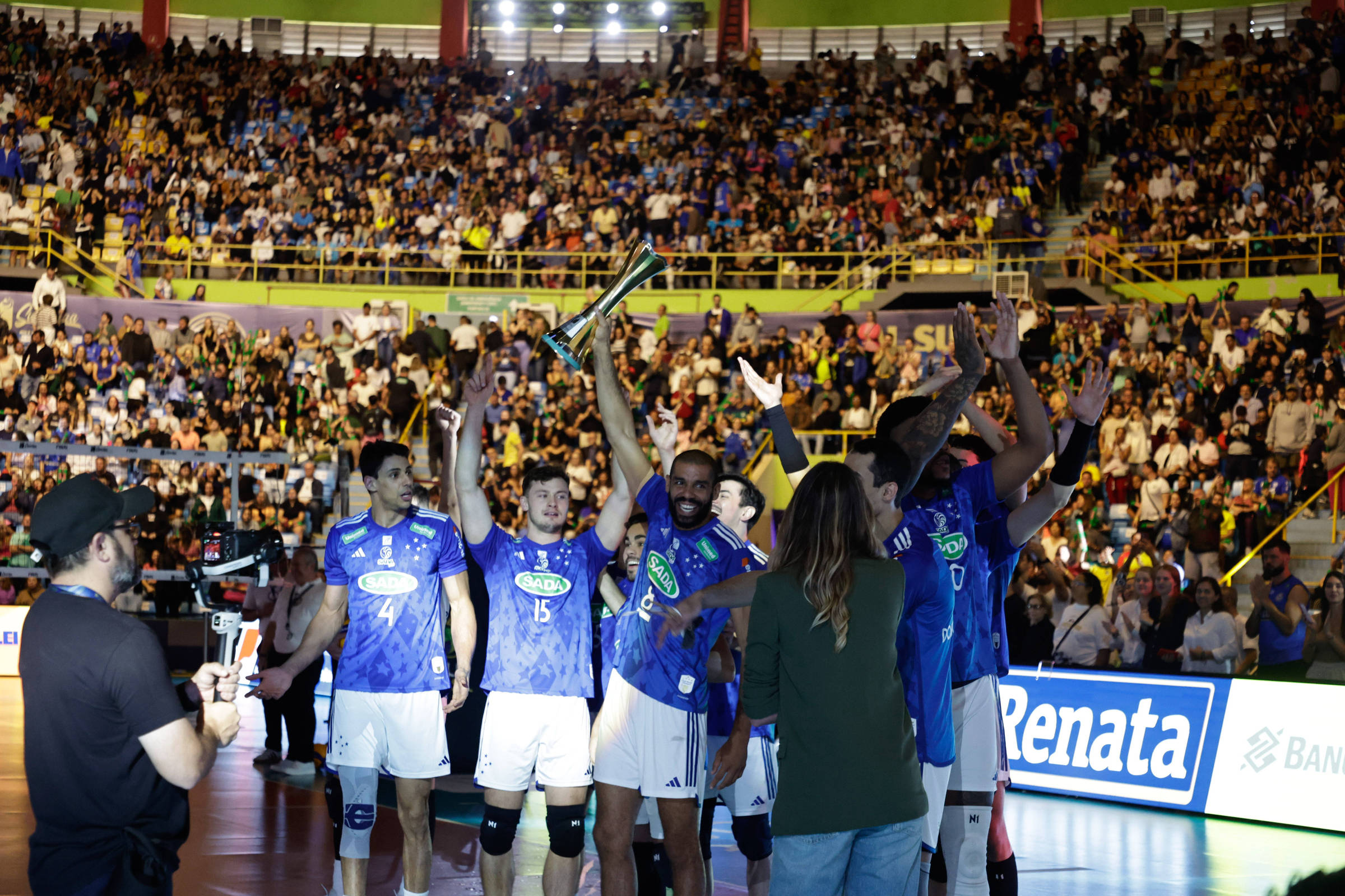 Cruzeiro bate Campinas de virada e amplia hegemonia na Superliga