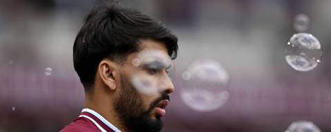 Soccer Football - Premier League - West Ham United v Tottenham Hotspur - London Stadium, London, Britain - May 4, 2025 West Ham United's Lucas Paqueta before the match REUTERS/Tony O Brien EDITORIAL USE ONLY. NO USE WITH UNAUTHORIZED AUDIO, VIDEO, DATA, FIXTURE LISTS, CLUB/LEAGUE LOGOS OR 'LIVE' SERVICES. ONLINE IN-MATCH USE LIMITED TO 120 IMAGES, NO VIDEO EMULATION. NO USE IN BETTING, GAMES OR SINGLE CLUB/LEAGUE/PLAYER PUBLICATIONS. PLEASE CONTACT YOUR ACCOUNT REPRESENTATIVE FOR FURTHER DETAILS..