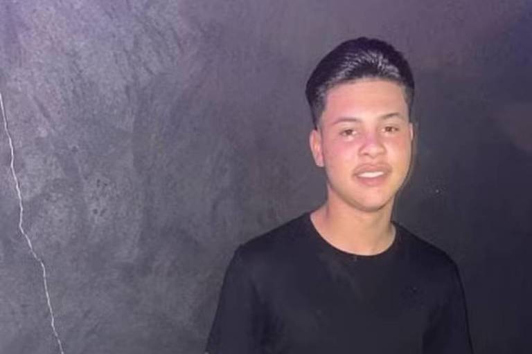 Adolescente morto em assalto fazia companhia ao primo por medo da violência
