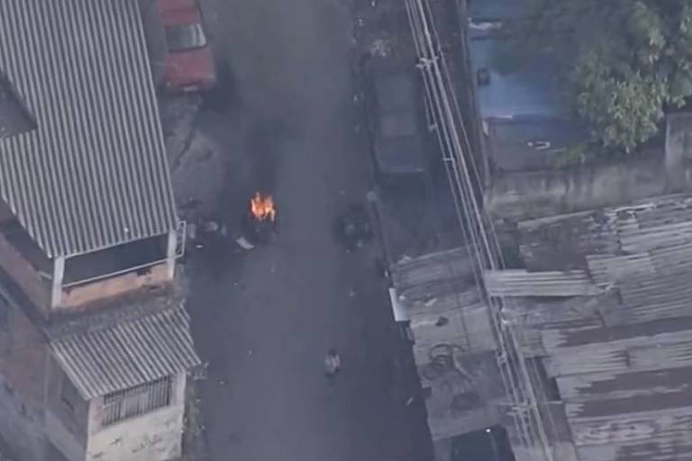 Operação tem tiroteio e barricadas em chamas na zona norte do Rio