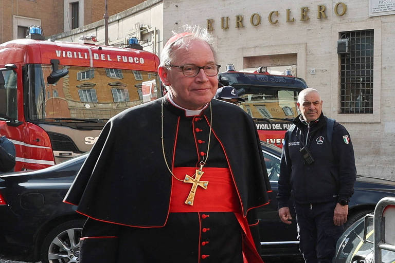 Holandês conservador candidato a papa é médico e une a ciência à religião