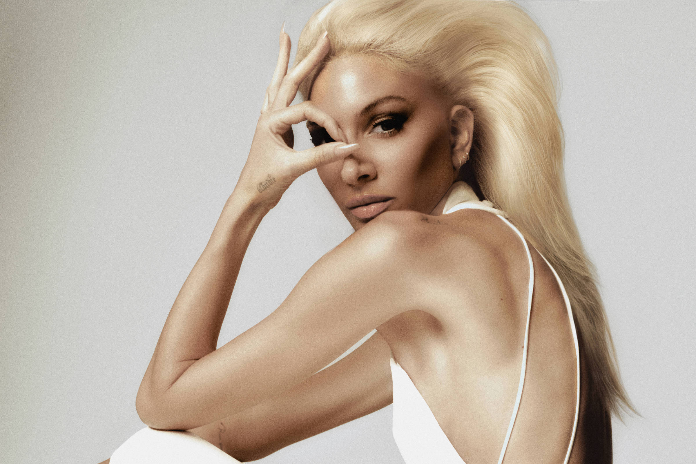 Como Adriana Degreas levou o estilo brasileiro na moda praia para mercado de luxo