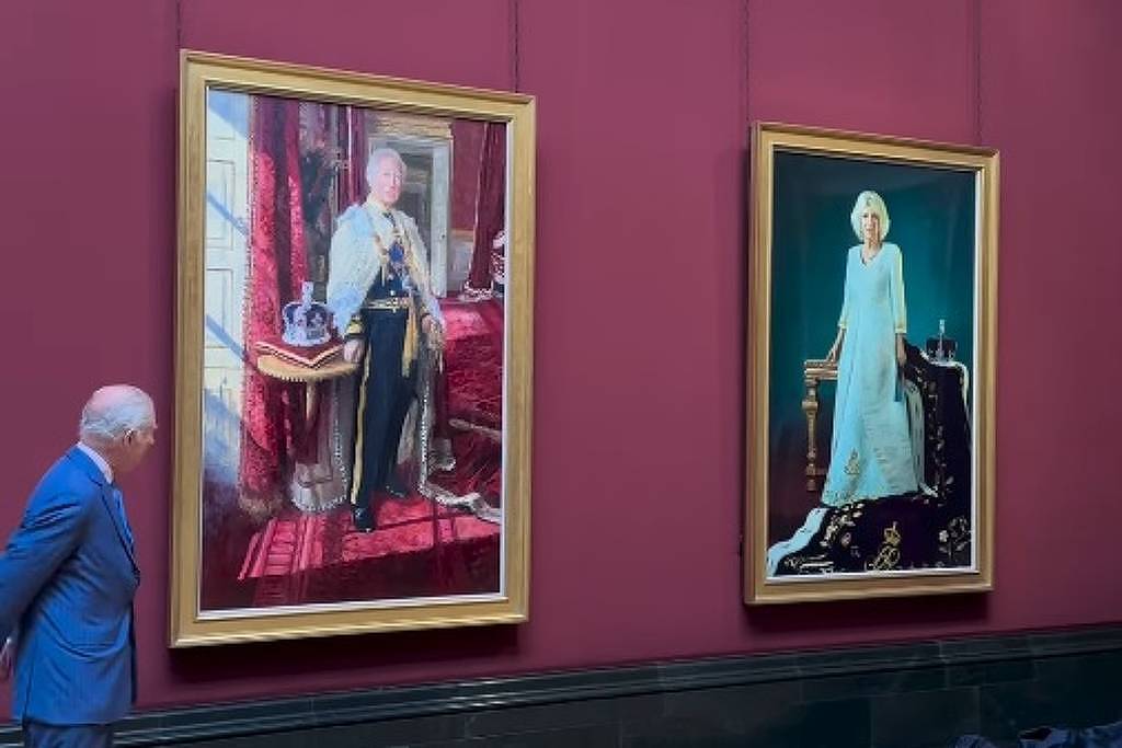 Rei Charles 3º e rainha Camilla inauguram retratos que farão parte de exposição