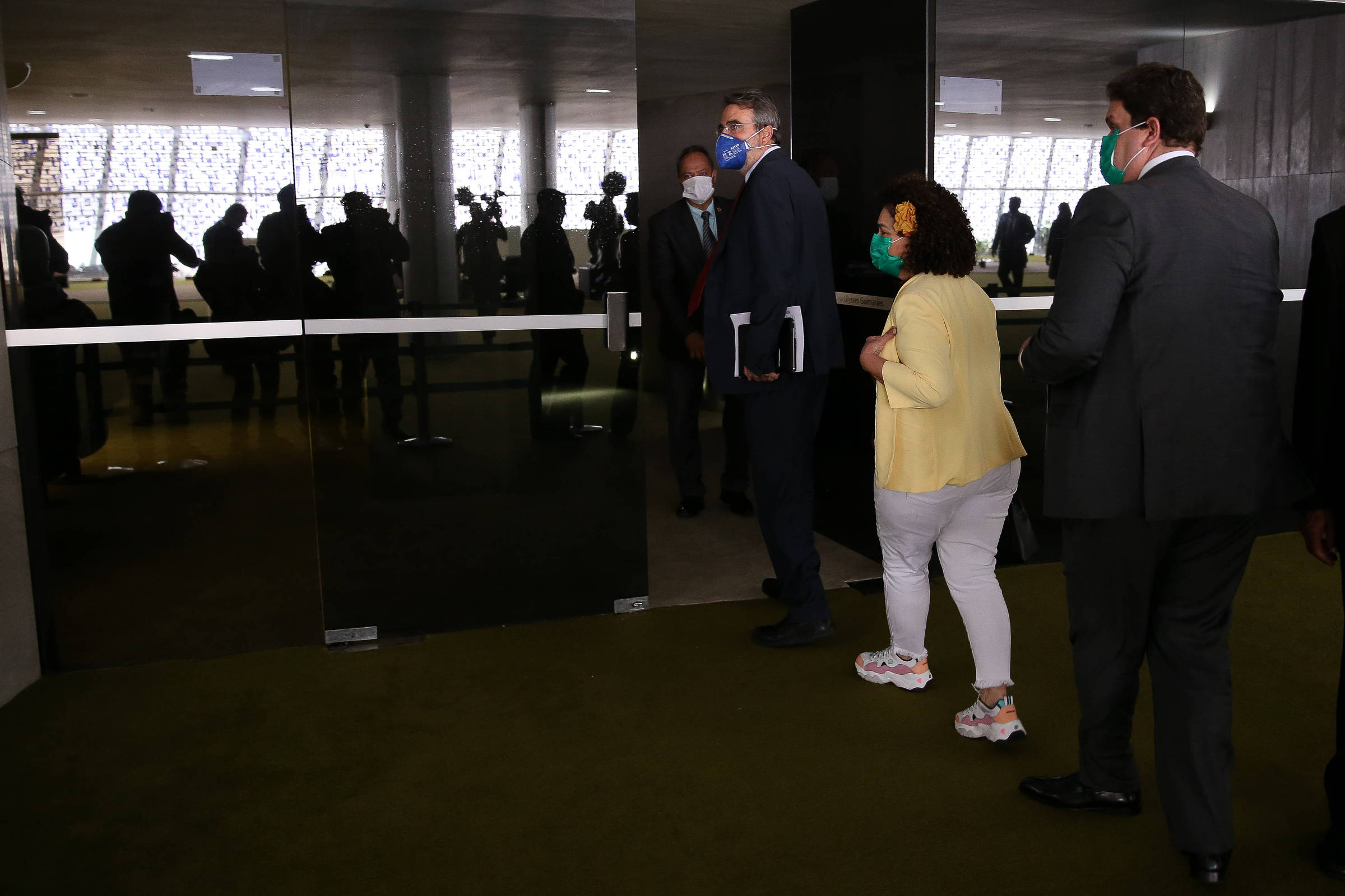 Novo ministro da Previdência assinou emenda para adiar controle de descontos no INSS