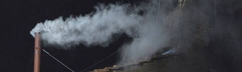 (FILES) White smoke rises from the chimney on the roof of the Sistine Chapel meaning that cardinals elected a new pope on the second day of their secret conclave on  March 13, 2013 at the Vatican. Pope Francis died on April 21, 2025 aged 88, a day after making a much hoped-for appearance at Saint Peter's Square on Easter Sunday, the Vatican said in a statement. (Photo by Alberto PIZZOLI / AFP) ORG XMIT: 176