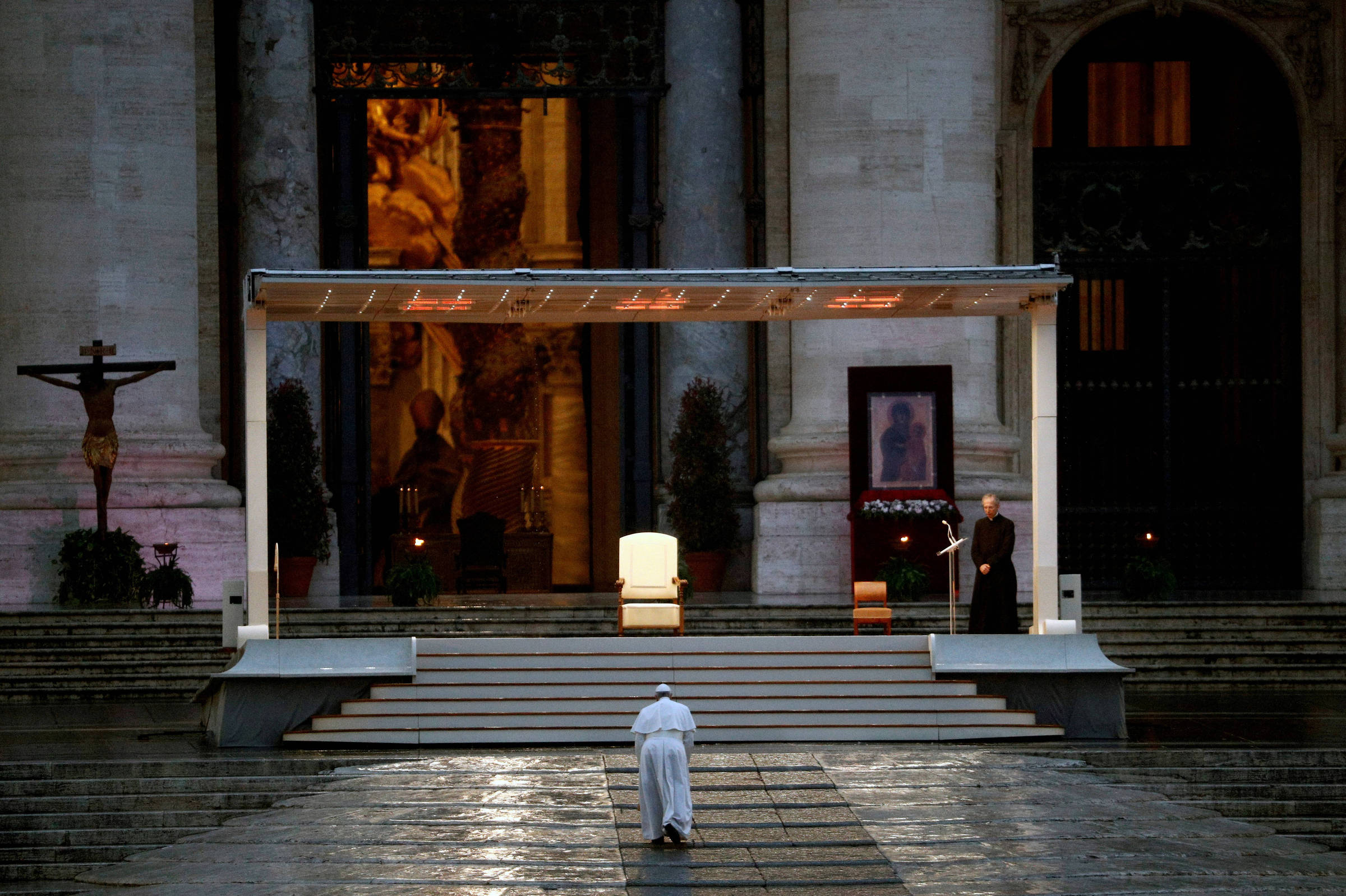 Saiba o que é a Urbi et Orbi, oração que o novo papa rezará