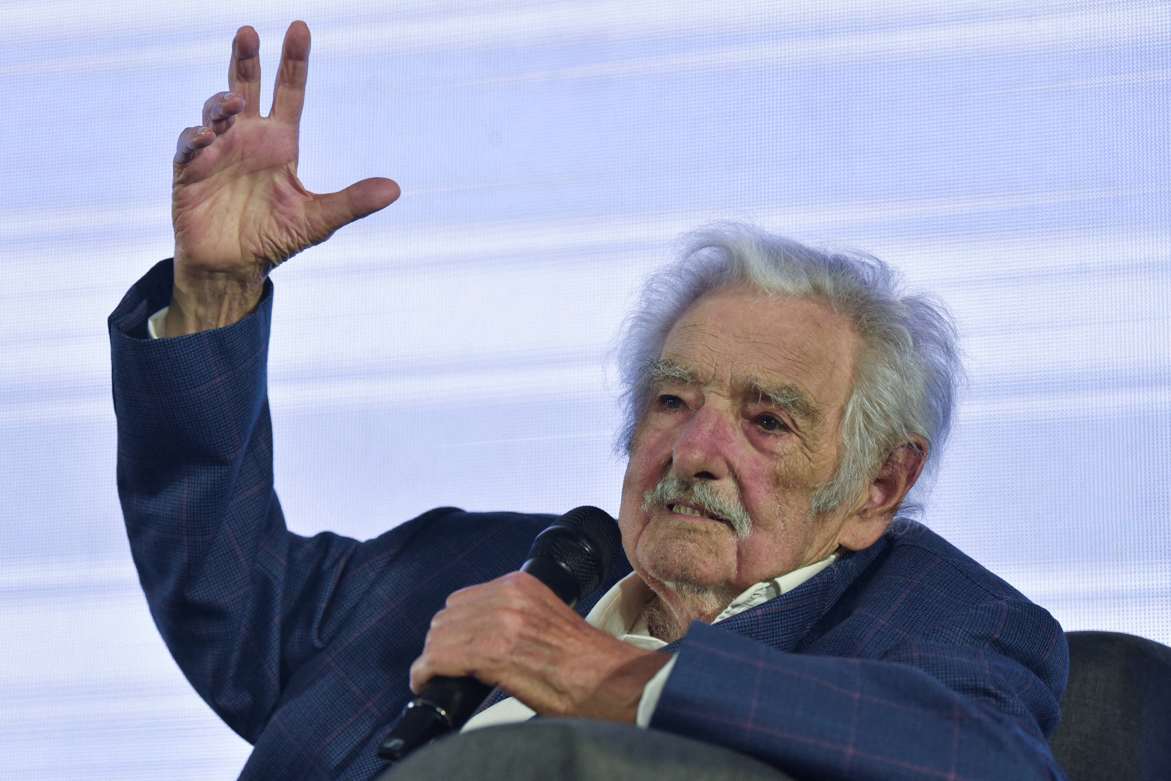 Mujica abriu porta para sucessores, ao contrário de outros líderes da região