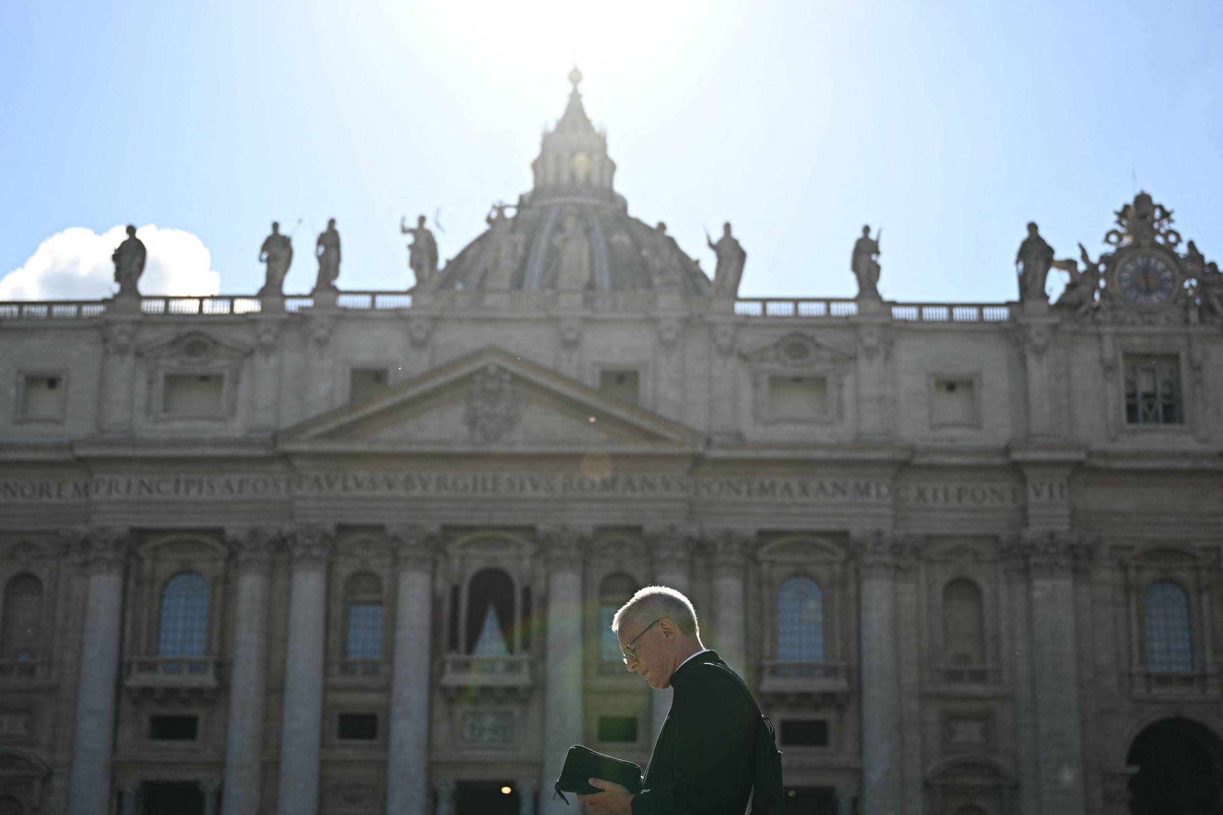 Saiba onde assistir à missa do conclave nesta quarta-feira (7)
