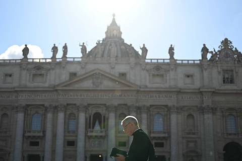 Saiba onde assistir à missa do conclave nesta quarta-feira (7)