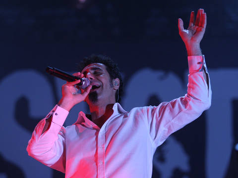 SO PAULO/SP-BRASIL,01/10/2011 -Serj Tankian, vocalista no Show da banda system of down na chacara do jockey .(Foto: Zanone Fraissat - Folhapress / COTIDIANO)