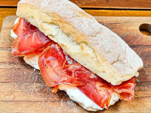 Panino da padaria e restaurante Basilicata