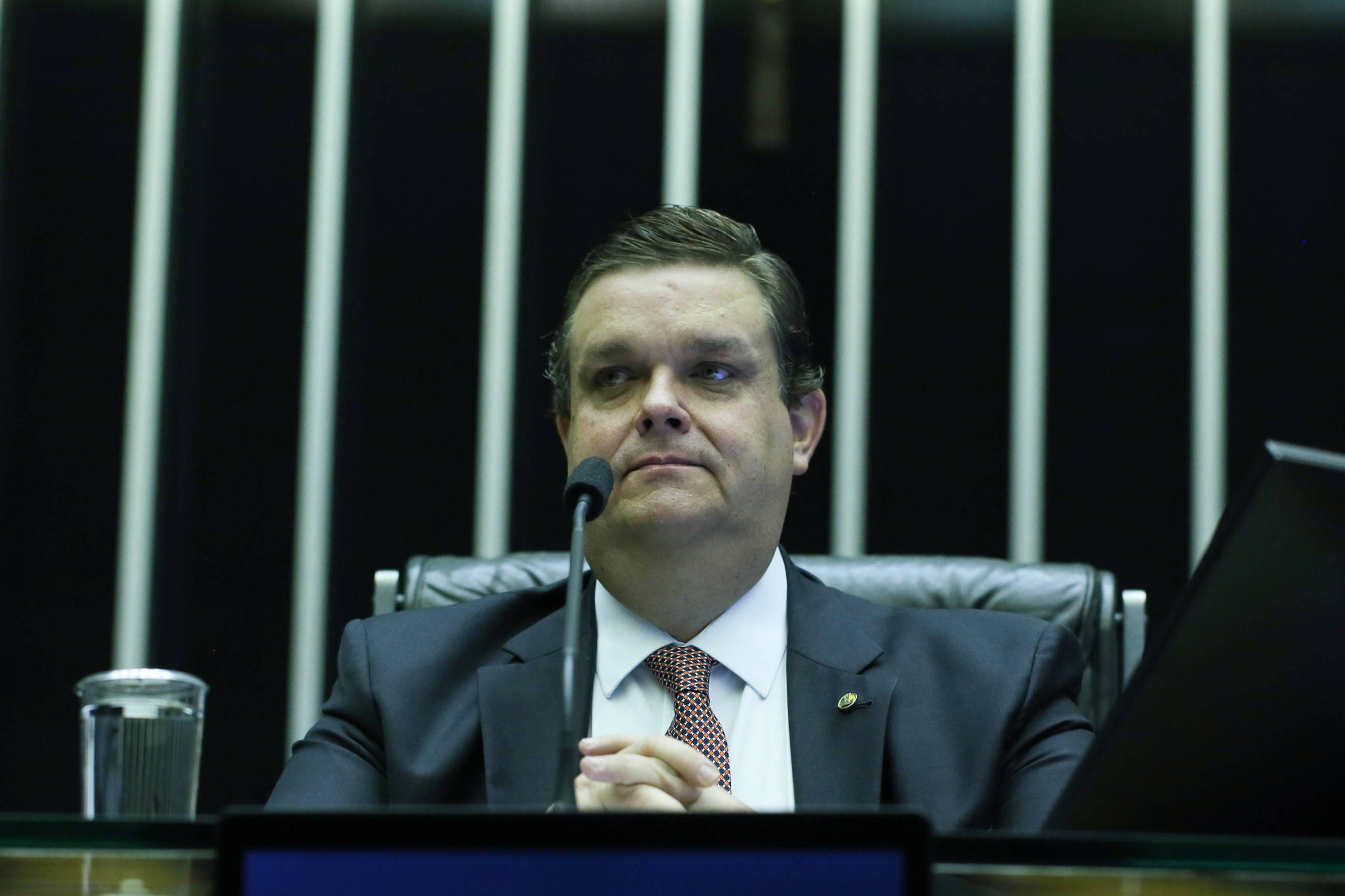 Líder do PDT no Senado diz respeitar Lupi, mas defende novo ministro