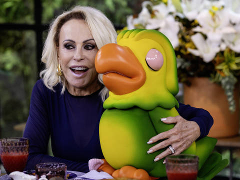 Sao Paulo, SP, BRASIL, 03/04/2025 .  ***EXCLUSIVO MONICA BERGAMO*** EXCLUSIVO***. Apresentadora Ana Maria Braga,  grava ao lado do Louro Mané,  seu programa Mais Você,  no estúdio da tv Globo , em SP.  foto:  Eduardo Knapp/Folhapress, ILUSTRADA)